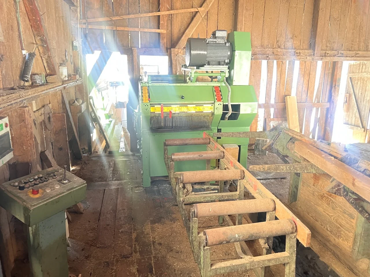 Besäum- und Nachschnittsäge